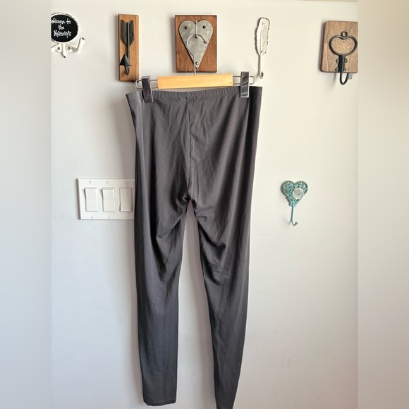 Yest Gray Leggings - Picture 3 of 4